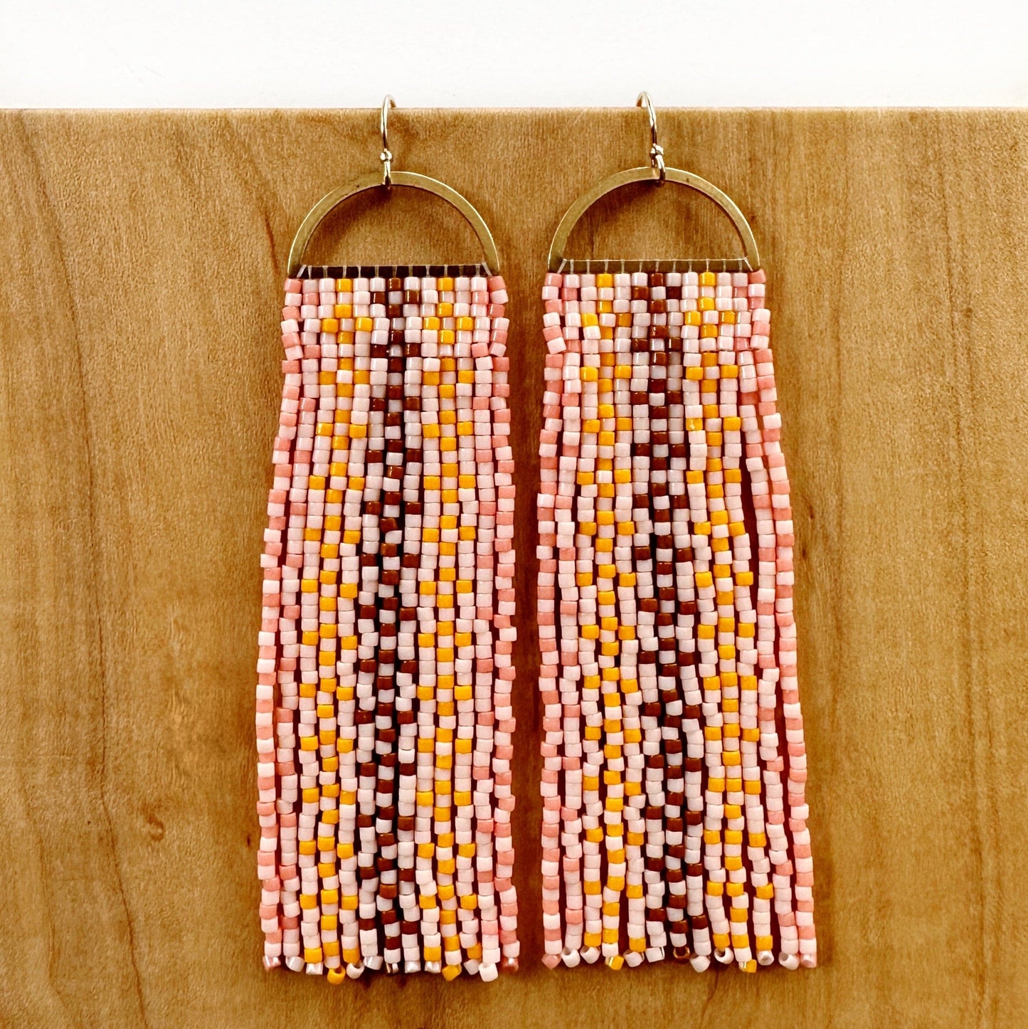 Load image into Gallery viewer, Lillie Nell Tvpushnik Earrings in
